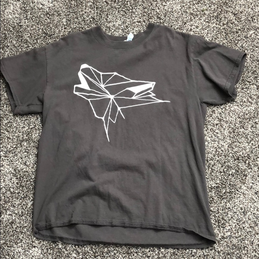 Geometric wolf head t-shirt